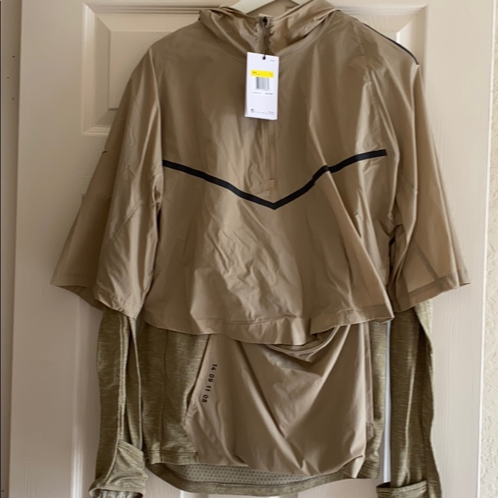 Nike Therma Sphere Tech Pack Running Top Khaki